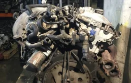 Двигатель без навесного для Audi A4 1996 года на фотографиях