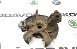 Кулак поворотный левый для Skoda Octavia 2006 года на фотографиях