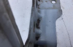 Петля капота правая для Kia Sportage на фотографиях