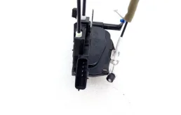 Замок передней левой двери для Nissan X-Trail 2012 года на фотографиях