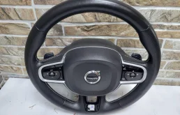 Руль для Volvo XC90 2016 года на фотографиях