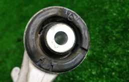 Рычаг передний правый верхний для BMW 5er 2018 года на фотографиях