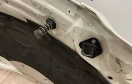 Капот для Mercedes-Benz C class 2008 года на фотографиях