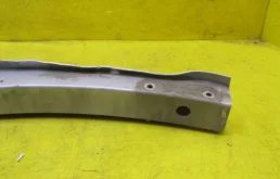 Усилитель бампера передний верхний для Opel Astra 2005 года на фотографиях