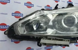 Фара левая для Nissan Teana 2018 года на фотографиях