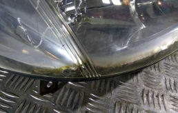 Фара правая для Mercedes-Benz Vito 2005 года на фотографиях