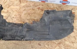 Подкрылок передний левый для Nissan X-Trail 2004 года на фотографиях