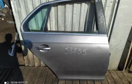 Дверь задняя правая для Volkswagen Jetta 2007 года на фотографиях