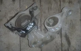 Опора двигателя передняя правая верхняя для Nissan X-Trail на фотографиях