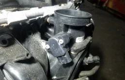 Дроссельная заслонка для Ford Focus 2000 года на фотографиях