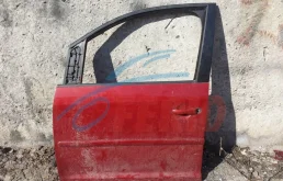 Двери для Volkswagen Caddy 2010 года на фотографиях