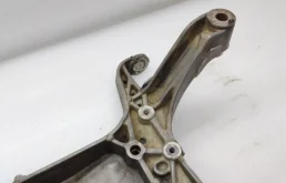 Подрамник двигателя для Volkswagen Tiguan 2015 года на фотографиях