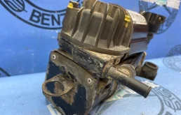 Компрессор пневмоподвески передний для Mercedes-Benz S class 2004 года на фотографиях