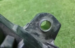 Крышка форсунки фароомывателя левая для Mercedes-Benz C class на фотографиях