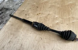 Привод передний правый для Volvo XC70 2005 года на фотографиях