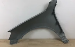 Крыло правое для Volkswagen Touareg 2016 года на фотографиях