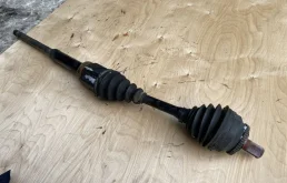 Привод передний правый для Volvo XC70 2005 года на фотографиях