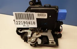 Уплотнитель передней правой двери для Volkswagen Touareg 2008 года на фотографиях