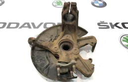Кулак поворотный левый для Skoda Octavia 2006 года на фотографиях