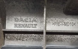 Усилитель переднего бампера для Renault Duster 2012 года на фотографиях