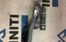 Петля капота левая для Infiniti QX 2013 года на фотографиях