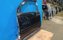 Дверь передняя левая для Nissan X-Trail 2001 года на фотографиях