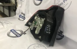 Фонарь правый для Volvo S40 2004 года на фотографиях