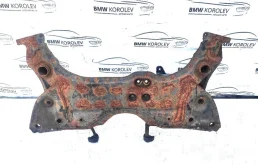 Подрамник двигателя для Suzuki SX4 2008 года на фотографиях