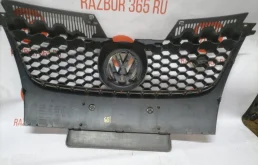 Решетка радиатора для Volkswagen Jetta 2008 года на фотографиях