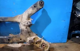 Задняя балка для Nissan Murano 2015 года на фотографиях