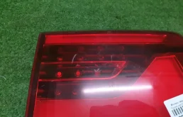 Фонарь внутренний левый для Toyota Land Cruiser 2021 года на фотографиях