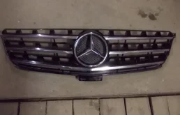 Решетка радиатора для Mercedes-Benz M class 2015 года на фотографиях
