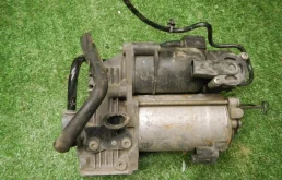 Компрессор пневмоподвески задний для Mercedes-Benz S class 2014 года на фотографиях