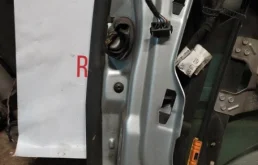 Дверь передняя правая для Audi A6 1999 года на фотографиях