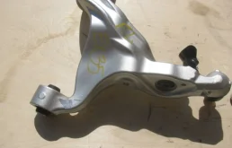 Рычаг передний правый нижний для Infiniti EX на фотографиях