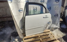 Дверь задняя левая для Volvo S40 2006 года на фотографиях