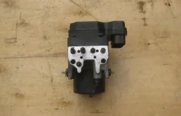 Блок ABS для Lexus RX 2009 года на фотографиях