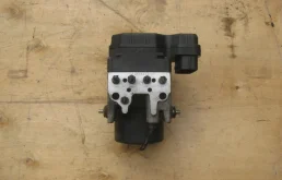 Блок ABS для Lexus RX 2009 года на фотографиях