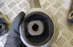 Рычаг передний правый нижний для Audi A4 2015 года на фотографиях