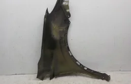 Крылья для Toyota RAV4 2013 года на фотографиях