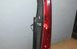 Фонарь внешний правый для Nissan X-Trail 2001 года на фотографиях