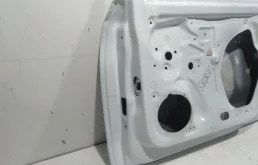 Дверь (в сборе) передняя правая для Volkswagen Polo 2018 года на фотографиях