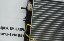 Радиатор охлаждения ДВС для Hyundai Tucson 2005 года на фотографиях