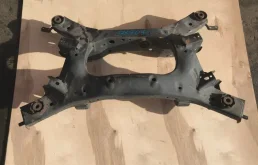 Задний подрамник для Infiniti FX на фотографиях