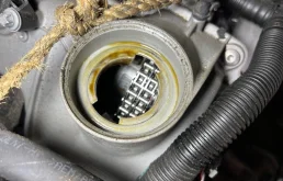 Двигатель без навесного для Porsche Macan 2023 года на фотографиях