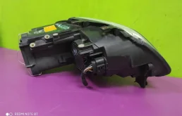 Фары для Volkswagen Caddy 2005 года на фотографиях