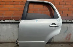 Дверь задняя левая для Suzuki SX4 2015 года на фотографиях