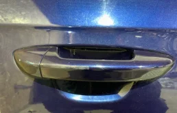 Дверь передняя правая для Volkswagen Passat 2005 года на фотографиях