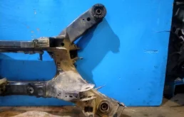 Задняя балка для Nissan Murano 2015 года на фотографиях