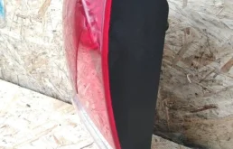 Фонарь внутренний правый для Toyota Land Cruiser 2008 года на фотографиях